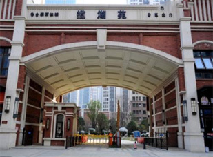 大门口进出